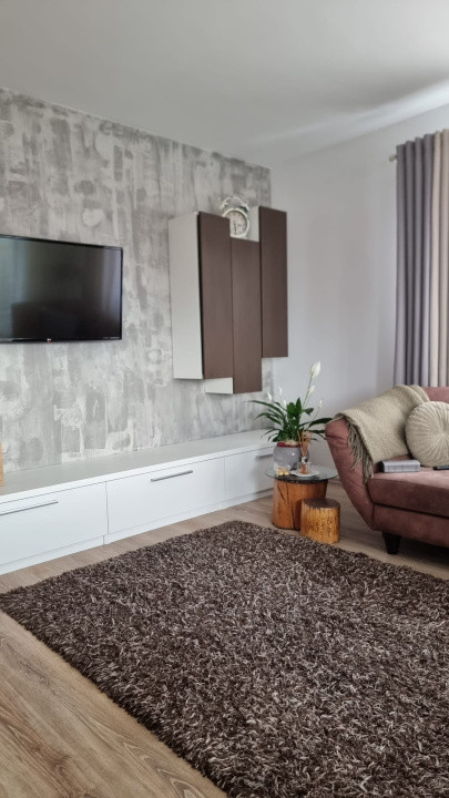 Apartament 3 CAMERE, SU 65MP, ZONA CETĂȚII