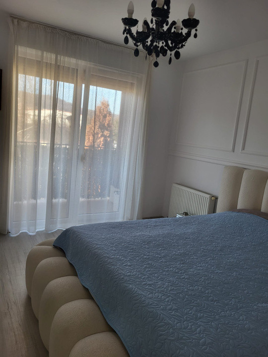 Apartament de vanzare semidecomandat ,3 camere 60mp , zona Florilor Floresti