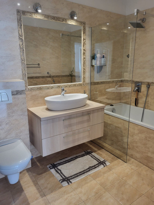 Apartament de vanzare semidecomandat ,3 camere 60mp , zona Florilor Floresti