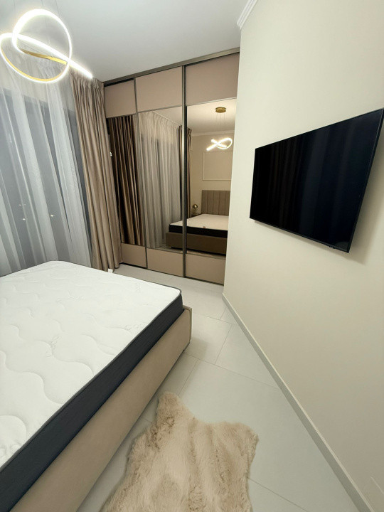 Apartament de vanzare semidecomandat ,2 camere 47 mp , zona Vivo