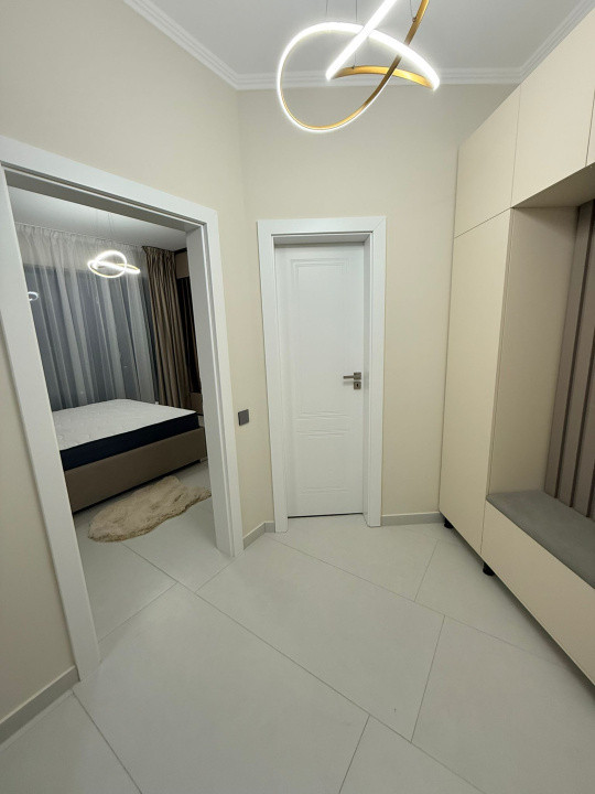 Apartament de vanzare semidecomandat ,2 camere 47 mp , zona Vivo