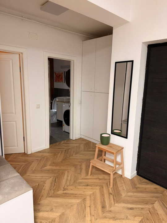 Apartament de vanzare , semidecomandat 50,mp ,2 camere Floresti zona VIVO