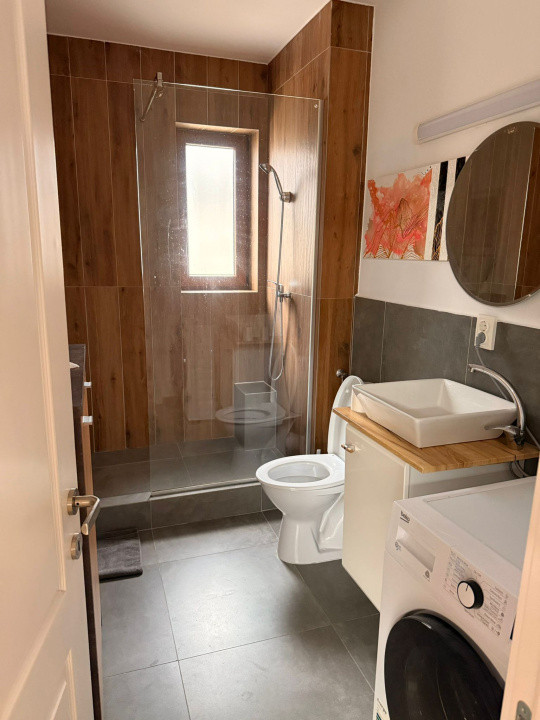 Apartament de vanzare , semidecomandat 50,mp ,2 camere Floresti zona VIVO