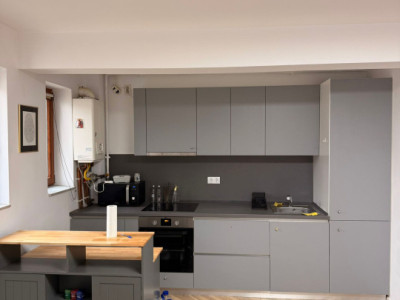Apartament de vanzare , semidecomandat 50,mp ,2 camere Floresti zona VIVO