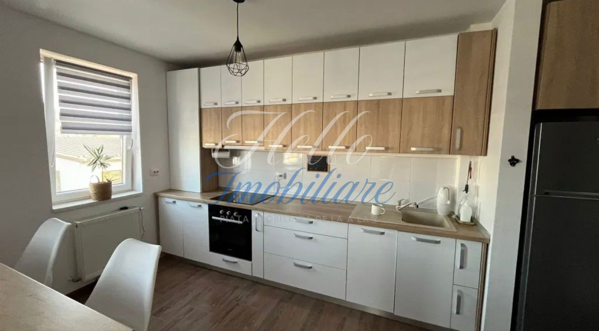 Apartament de vanzare semidecomandat ,2 camere 50 mp , zona Stadionului 