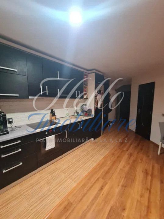Apartament de vanzare semidecomandat ,2 camere 64 mp , zona Sesul de Sus