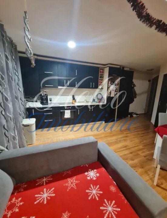 Apartament de vanzare semidecomandat ,2 camere 64 mp , zona Sesul de Sus
