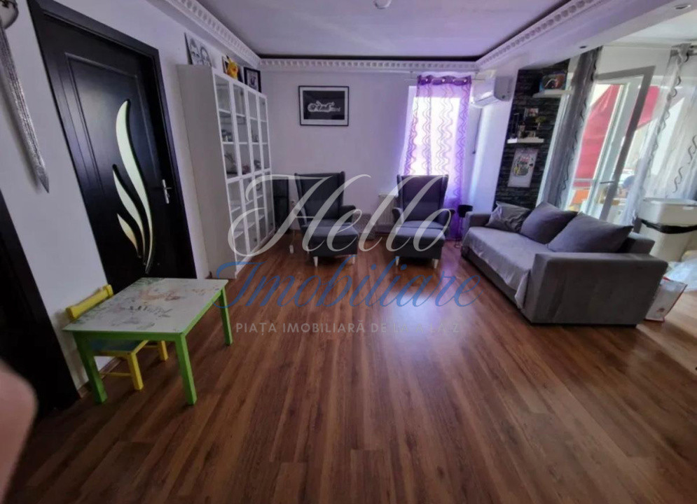 Apartament de vanzare semidecomandat ,2 camere 64 mp , zona Sesul de Sus