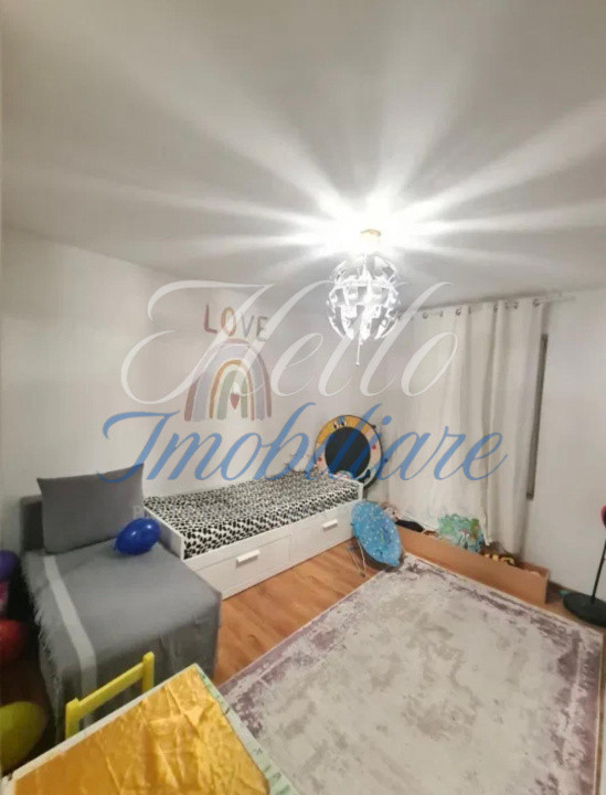 Apartament de vanzare semidecomandat ,2 camere 64 mp , zona Sesul de Sus