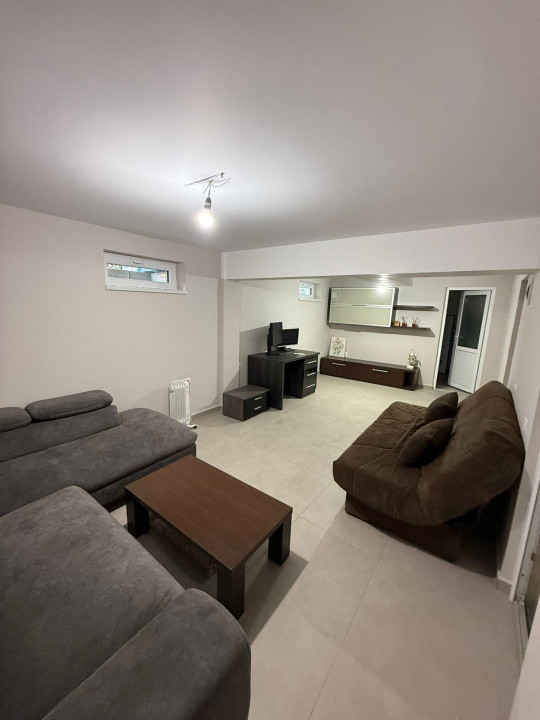 Apartament 3 camere  59,9 MP Zona Teilor