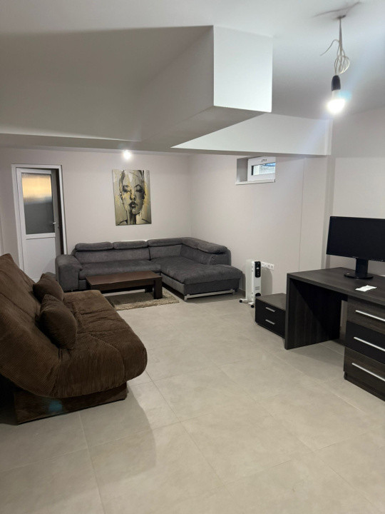 Apartament 3 camere  59,9 MP Zona Teilor