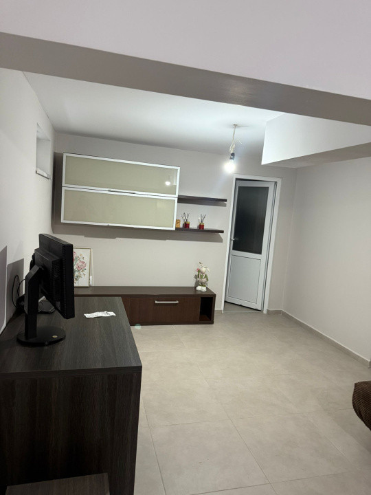 Apartament 3 camere  59,9 MP Zona Teilor