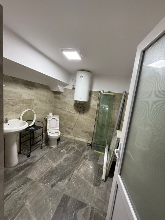 Apartament 3 camere  59,9 MP Zona Teilor