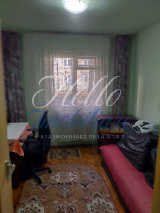 Vand apartament 3 camere 65mp+balcon 4,5mp zona Manastur ,Cluj 