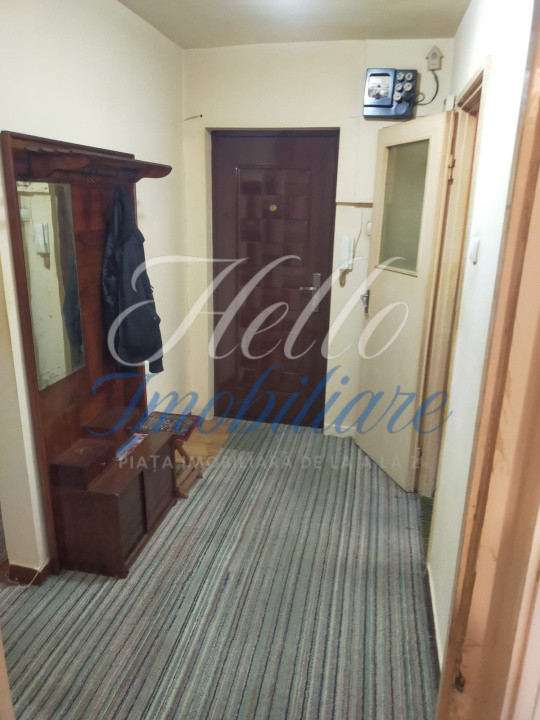 Vand apartament 3 camere 65mp+balcon 4,5mp zona Manastur ,Cluj 