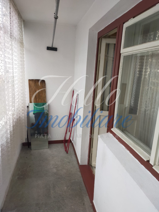 Vand apartament 3 camere 65mp+balcon 4,5mp zona Manastur ,Cluj 