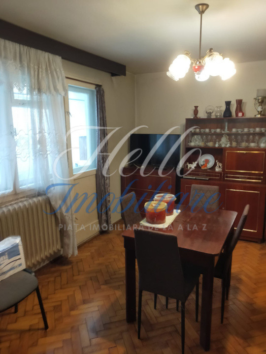Vand apartament 3 camere 65mp+balcon 4,5mp zona Manastur ,Cluj 
