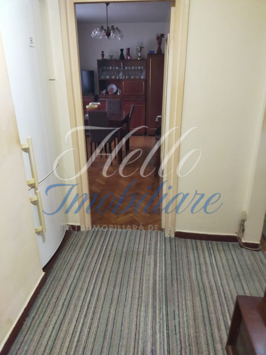 Vand apartament 3 camere 65mp+balcon 4,5mp zona Manastur ,Cluj 