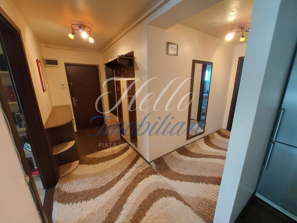 Apartament de vanzare semidecomandat ,3 camere 61 mp , zona TEILOR 