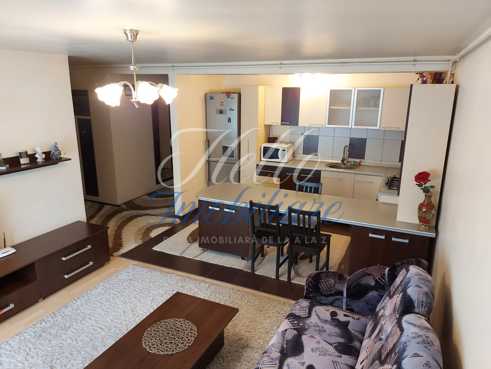Apartament de vanzare semidecomandat ,3 camere 61 mp , zona TEILOR 