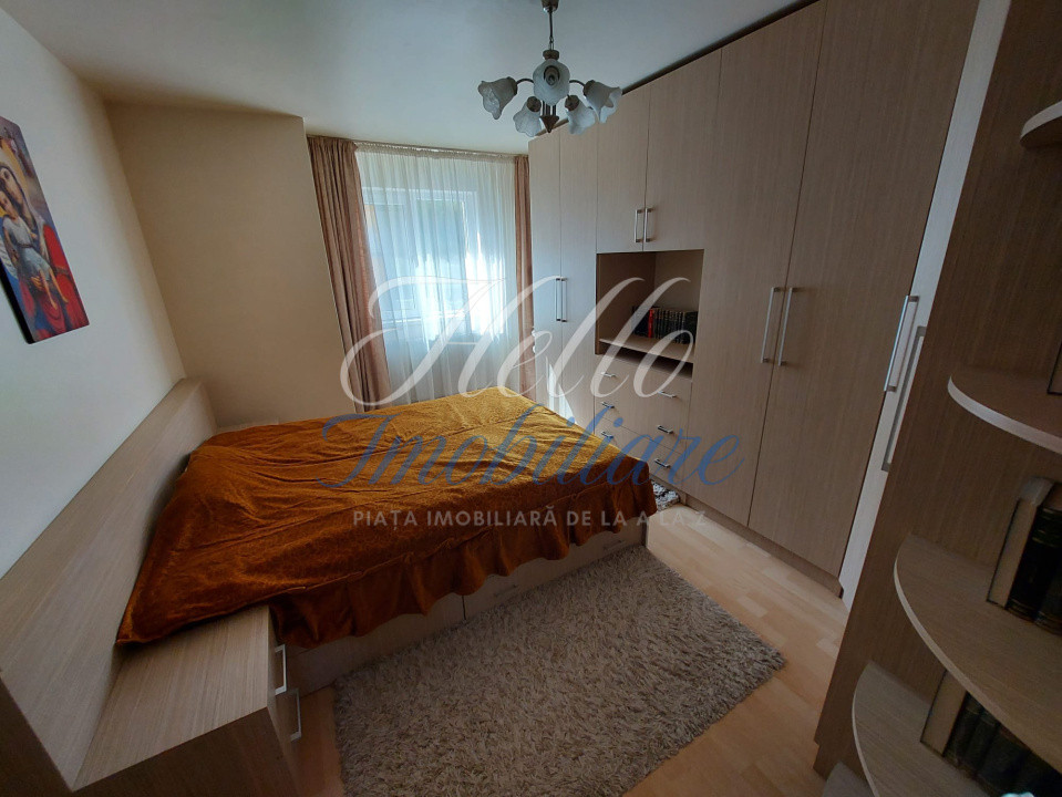 Apartament de vanzare semidecomandat ,3 camere 61 mp , zona TEILOR 