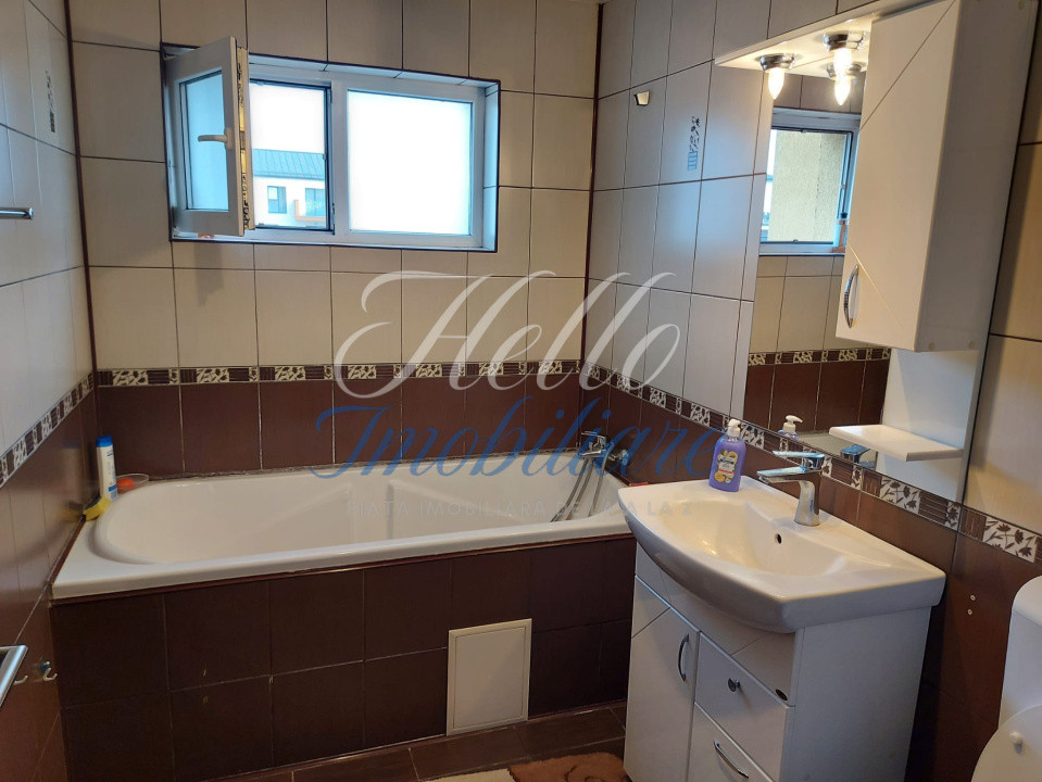 Apartament de vanzare semidecomandat ,3 camere 61 mp , zona TEILOR 