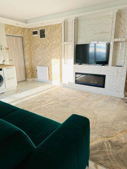 Apartament de vanzare , semidecomandat 56 mp ,3 camere  zona Vivo 
