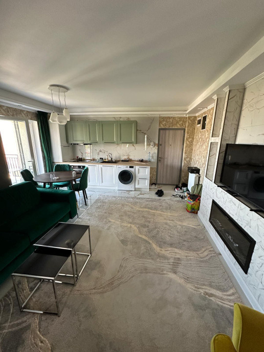 Apartament de vanzare , semidecomandat 56 mp ,3 camere  zona Vivo 