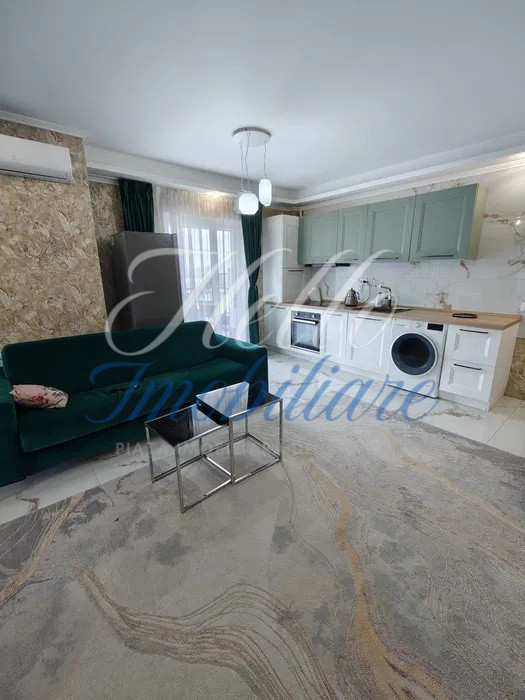 Apartament de vanzare , semidecomandat 56 mp ,3 camere  zona Vivo 