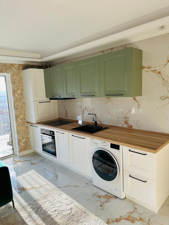 Apartament de vanzare , semidecomandat 56 mp ,3 camere  zona Vivo 