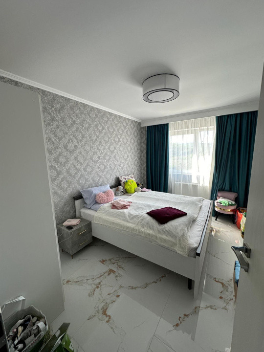 Apartament de vanzare , semidecomandat 56 mp ,3 camere  zona Vivo 