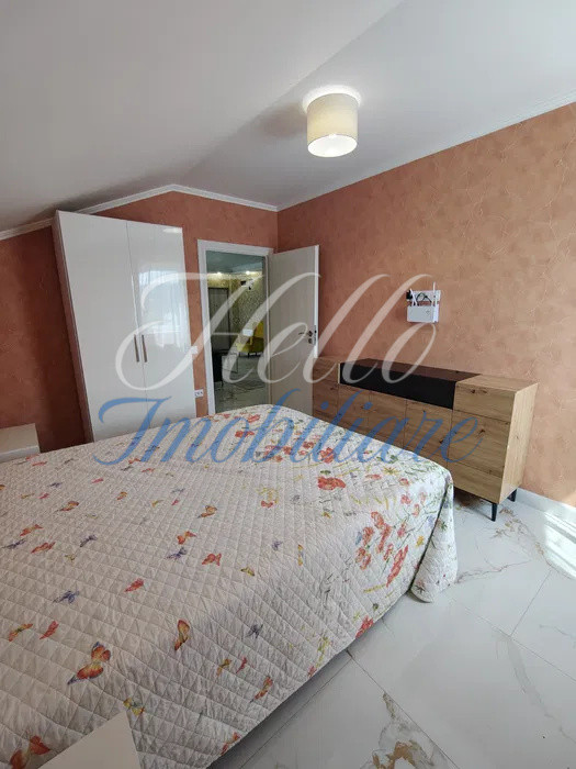 Apartament de vanzare , semidecomandat 56 mp ,3 camere  zona Vivo 