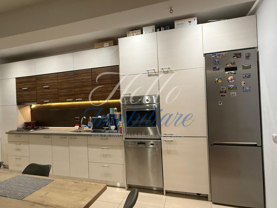 Apartament de vanzare semidecomandat ,3 camere 80 mp , zona Eroilor floresti 