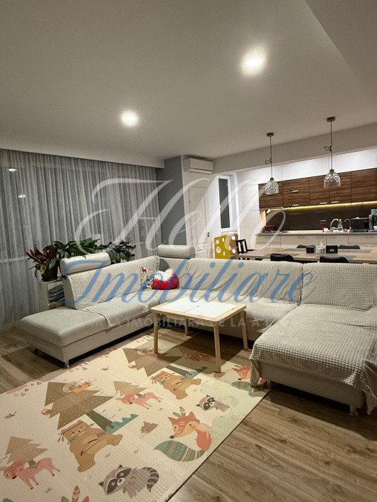 Apartament de vanzare semidecomandat ,3 camere 80 mp , zona Eroilor floresti 