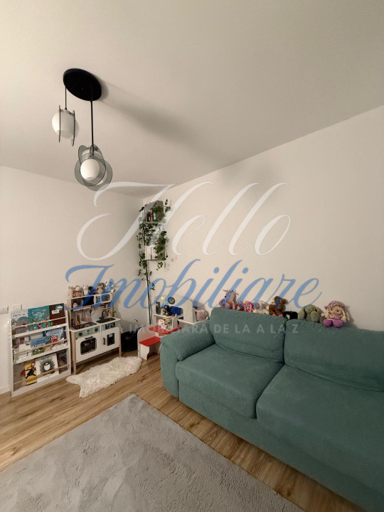 Apartament de vanzare semidecomandat ,3 camere 80 mp , zona Eroilor floresti 