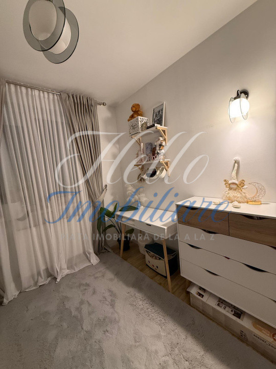 Apartament de vanzare semidecomandat ,3 camere 80 mp , zona Eroilor floresti 