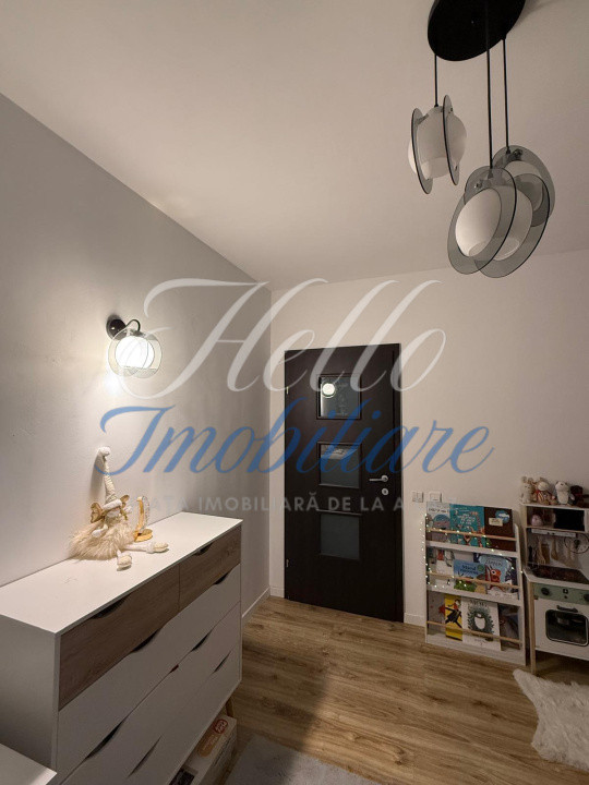 Apartament de vanzare semidecomandat ,3 camere 80 mp , zona Eroilor floresti 