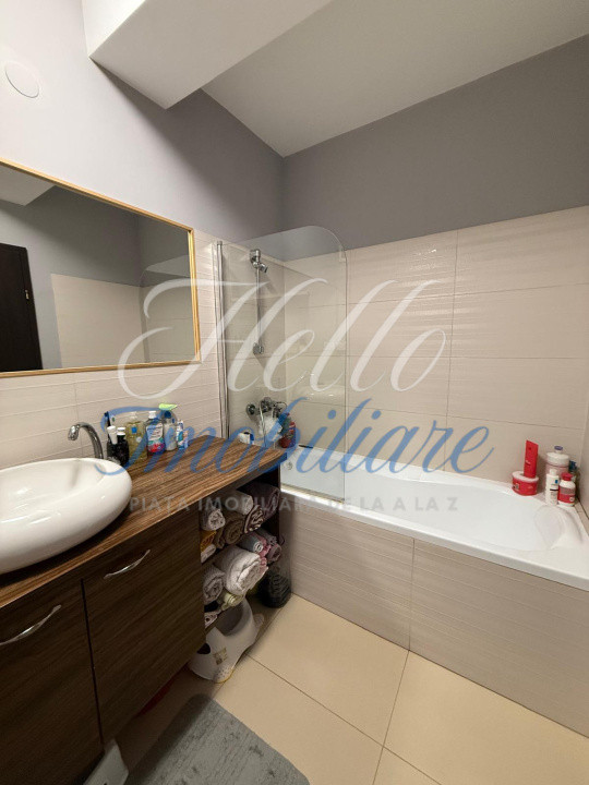 Apartament de vanzare semidecomandat ,3 camere 80 mp , zona Eroilor floresti 
