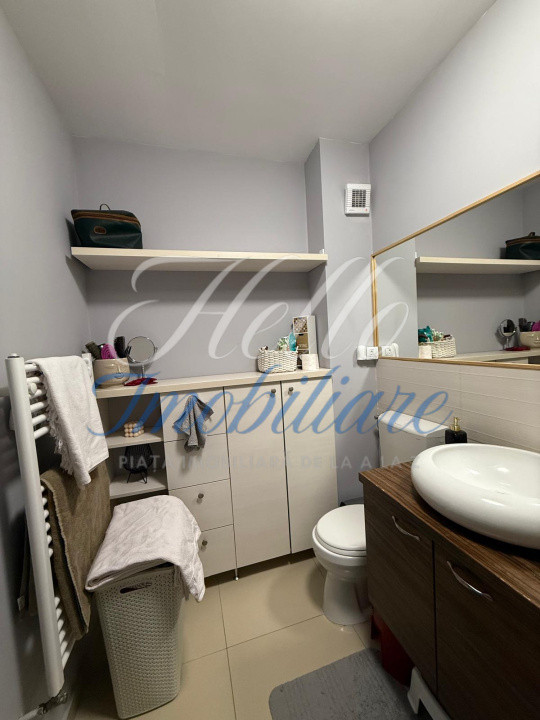 Apartament de vanzare semidecomandat ,3 camere 80 mp , zona Eroilor floresti 