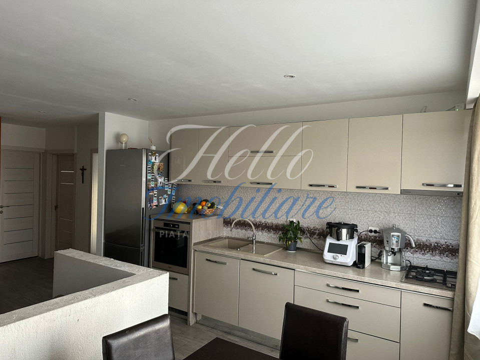 Apartament de vanzare semidecomandat ,3 camere 73,25 mp , zona Florilor 