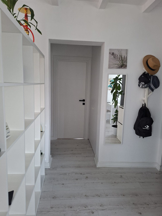 Apartament de vanzare semidecomandat ,2 camere 50 mp , zona Terra