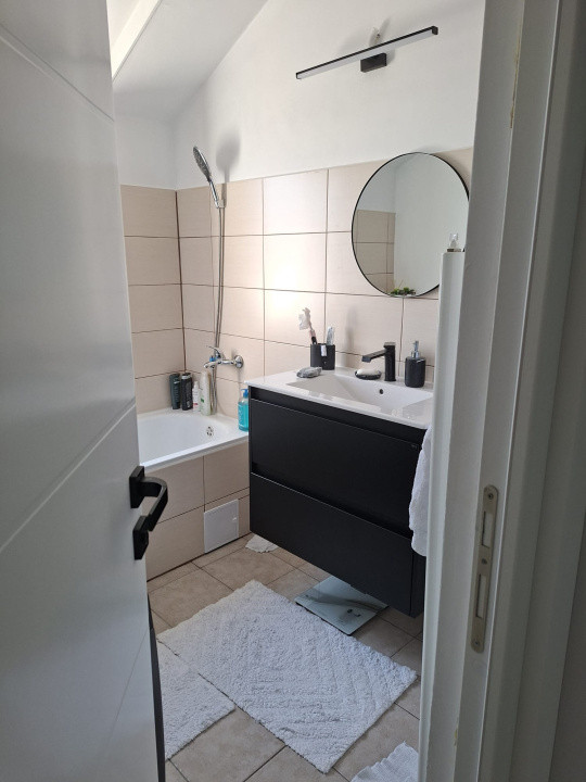 Apartament de vanzare semidecomandat ,2 camere 50 mp , zona Terra