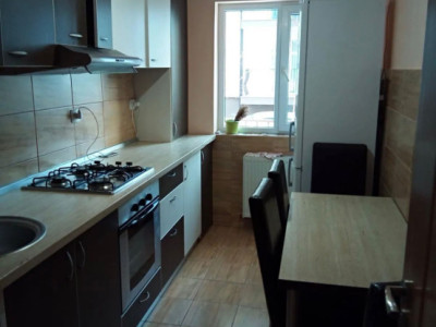 Apartament de vanzare , Decomandat 55mp 2 CAMERE , zona Florilor 