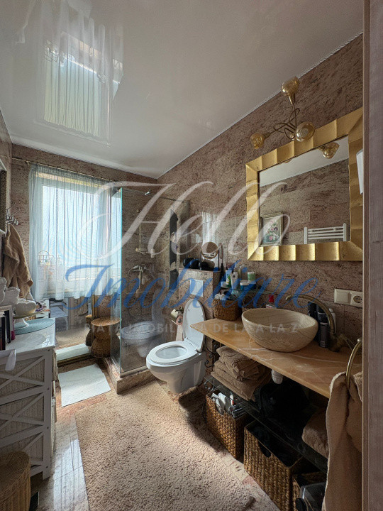 Apartament de lux cu 4 camere + birou, terasa si parcare subterana 