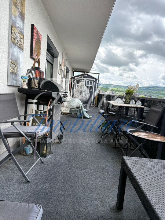 Apartament de lux cu 4 camere + birou, terasa si parcare subterana 
