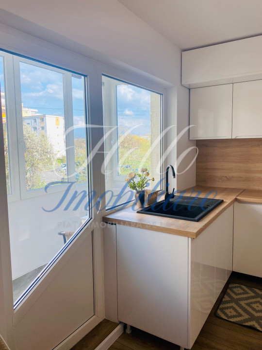 Apartament de vanzare DECOMANDAT ,3 camere 52 mp , zona INTRE LACURI