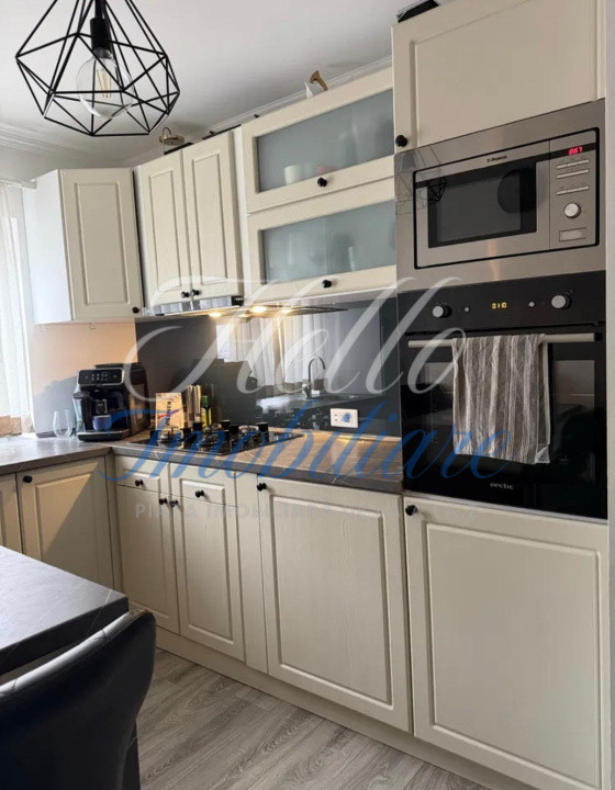 Apartament de vanzare Decomandat  ,3 camere 65 mp , zona Marasti