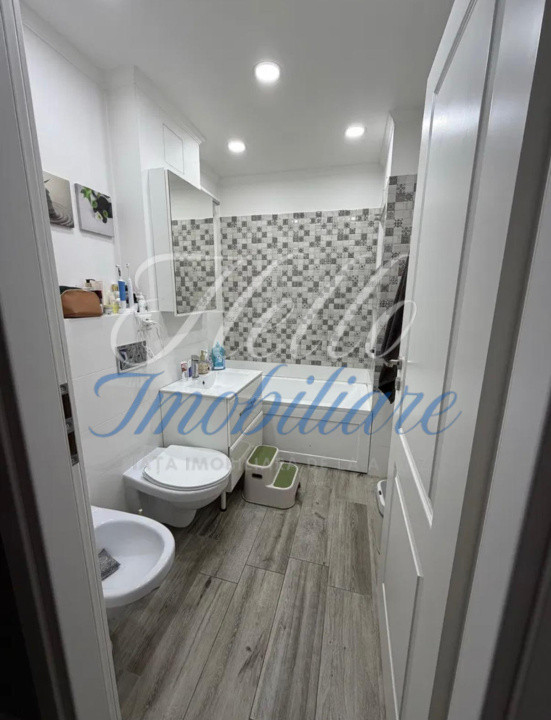 Apartament de vanzare Decomandat  ,3 camere 65 mp , zona Marasti
