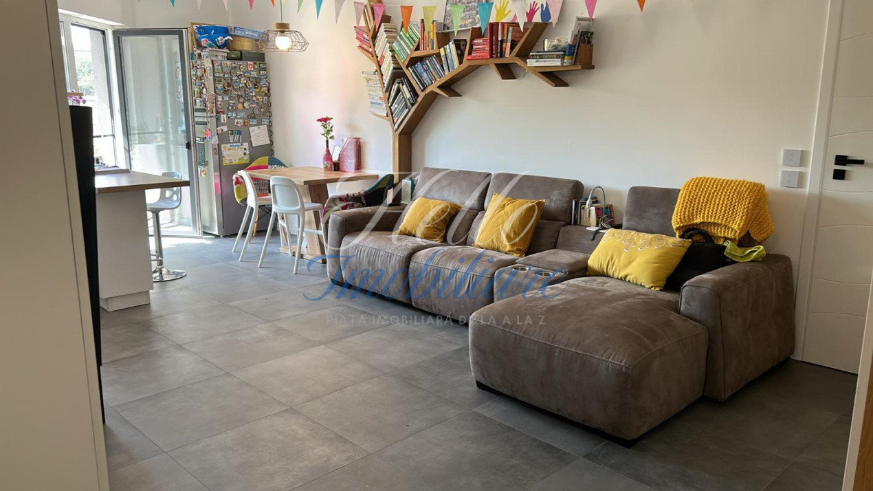 Apartament de vanzare ,3 camere 65 mp /GRADINA 51MP, zona SUB CETATE 
