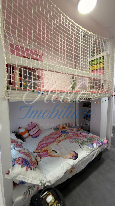 Apartament de vanzare ,3 camere 65 mp /GRADINA 51MP, zona SUB CETATE 
